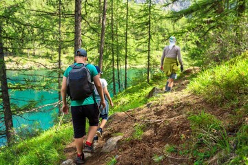 Obraz premium hiking in the woods