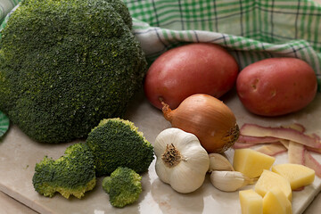 Cream of broccoli soup ingredients.