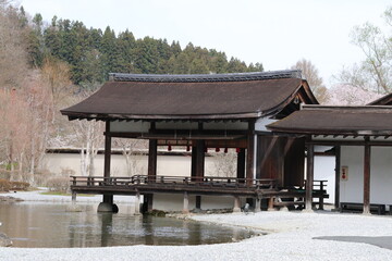 藤原の郷の風景。寝殿造りの釣殿。