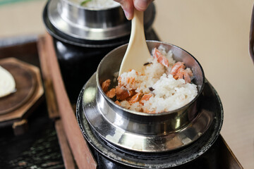 日本食　釜めし　炊き込みご飯