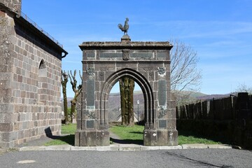 Monument aux morts, mémorial de guerre, village de Salers, département du Cantal, France