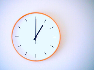 minimal clock on a wall show 1.00, 13.00