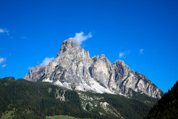 Fototapeta na wymiar Langkofelgruppe oder Sassolungo, Bergmassiv vom Nordwesten gesehen, Dolomiten, Südtirol, Italien, Europa 