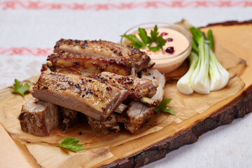 grilled ribs with sauce