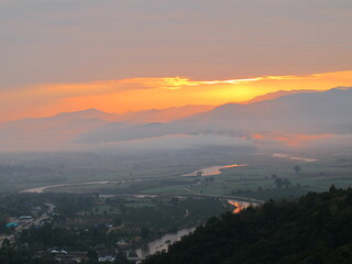พระอาทิตย์ตกดิน