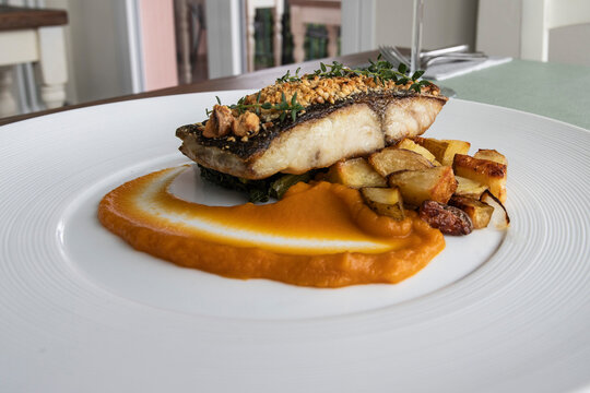 Filetto di ombrina con crema di patate dolcie friarielli
