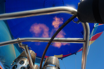Hot air balloon firing for further hight 
