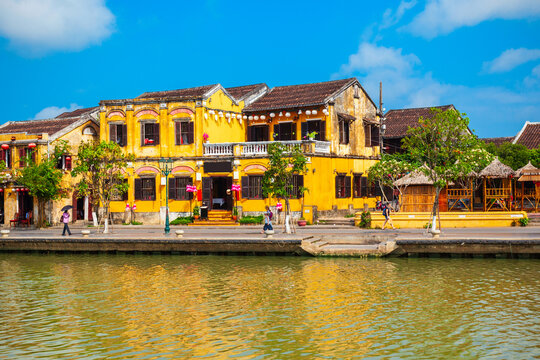 Hoi An ancient town riverfront