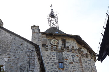 Le beffroi, tour de l'horloge, village de Salers, département du Cantal, France