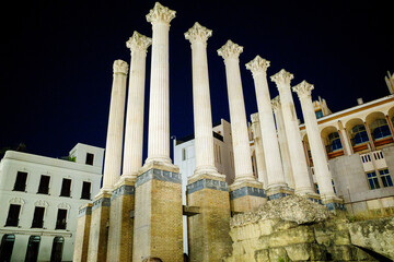 Ruines du Théâtre romain de Cordoue de nuit