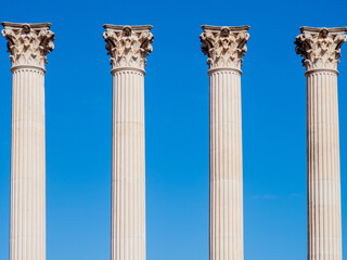 Détails sur les colonnes du théâtre romain de Cordoue