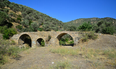Fototapeta na wymiar Ergenli Bridge, located in Izmir, Turkey, was built during the Roman period.