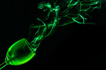 Verre vert fumant 