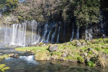 白糸の滝で見たきれいな虹と繊細な滝のコラボ情景
