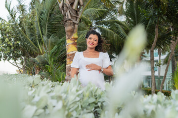 Blissful Maternity in Tropical Ambiance