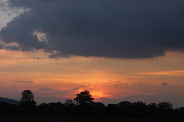 Obraz premium Sunset sky for background or sunrise sky and cloud at morning.