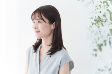 笑顔のミドル女性・美容