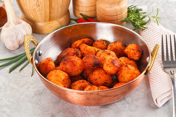 Baked baby potato with paprika