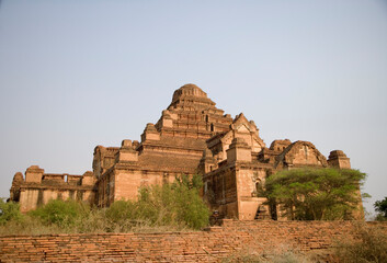 Fototapeta na wymiar Myanmar Ancient city of Bagan on a sunny spring day