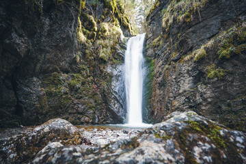 Wasserfall im Wald