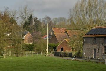 Obraz premium l'un des hameaux typiques en briques au village de Gibecq (Ath)