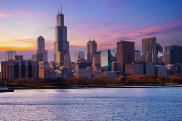 Obraz premium Chicago, Illinois, USA downtown city skyline on Lake Michigan at dawn.