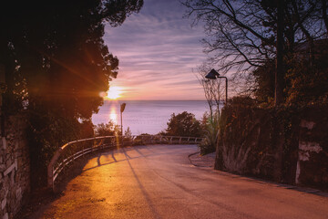 Ampia visuale panoramica sul Mare Adriatico e parte del Golfo di Trieste al tramonto, visto...