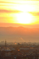 朝の弥彦大鳥居（新潟県）