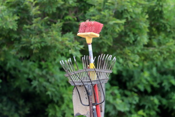 Hand tools for wet cleaning of premises.