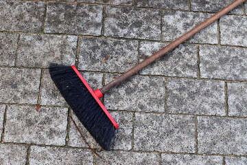 Hand tools for wet cleaning of premises.