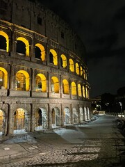 Colosseo  di notte