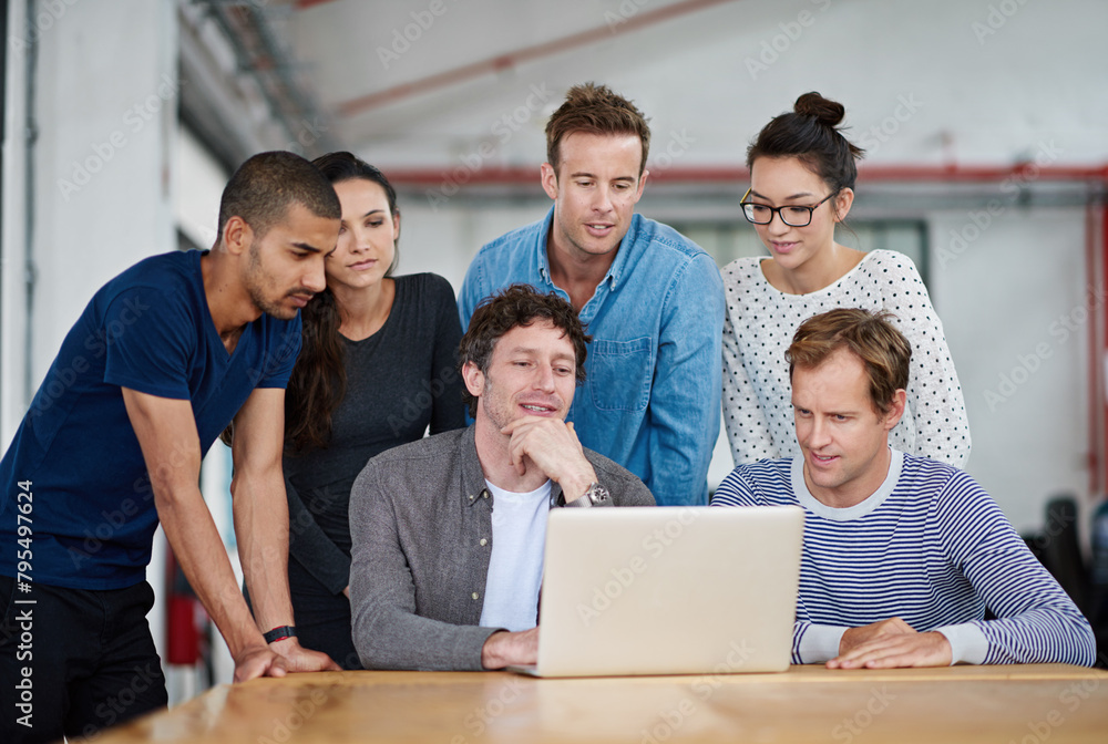 Leinwandbilder training, employee and office with laptop for teamwork, collaboration and internship with mentor. su