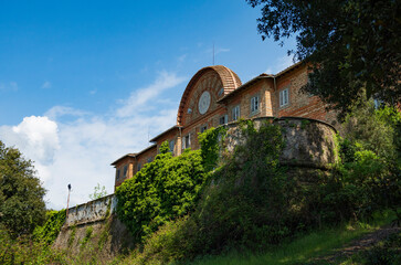 Il retro dello splendido Castello abbandonato di Sammezzano