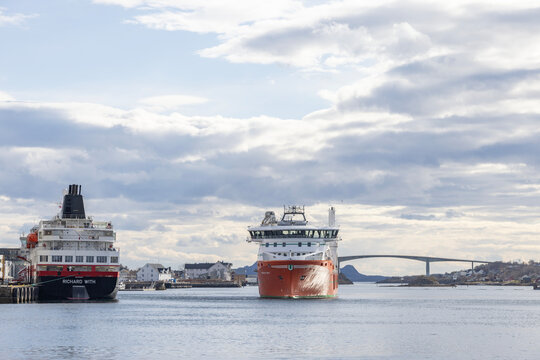Coastal liner RICHARD WITH  iPassenger Ship and General Cargo ODDRUN WITH.Here in Brønnøysund port