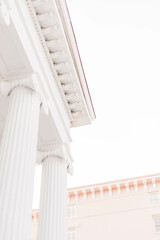 Obraz premium columns in the city