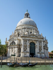 Obraz premium Gondolas by Santa Maria della Salute, Venice