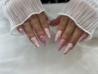 Chic Almond Cat Eye: Ombre & French Tip with 3D Flower Nail Art