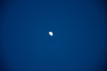 This is the moon photographed on April 30, 2013, at 22:27 p.m. on Shapingba Riverside Road in Chongqing, China.
