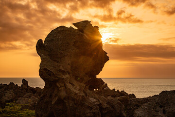 沖永良部島の夕景, 奇岩群, 