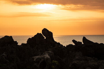 沖永良部島の夕景, 奇岩群,