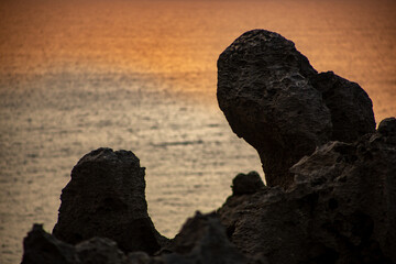 沖永良部島の夕景, 奇岩群,