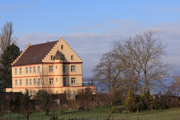 Fototapeta na wymiar Historisches Bauwerk auf der Insel Reichenau im Bodensee