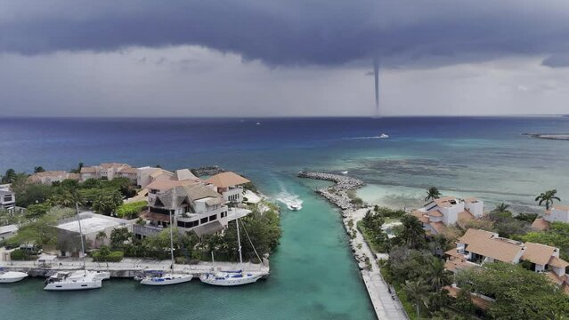 Tromba Marina en el caribe 