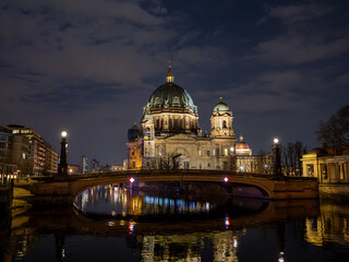Naklejka premium Berlin zentrum nacht aufnahme nikon