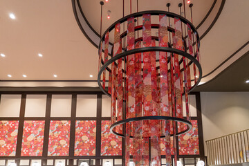 紙で作られたシャンデリア