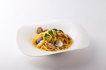 アサリとキノコのパスタ