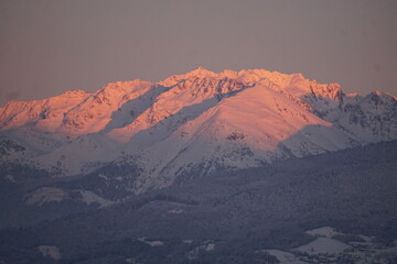 Massif de Belledonne - vue au crépuscule depuis Grenoble
