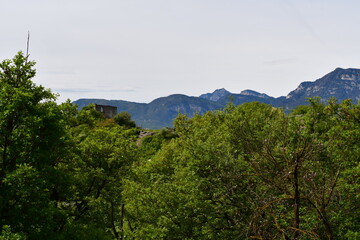  Castelfeder in S&uuml;dtirol dahinter Berge
