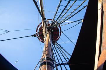 Looking up at the Crow's Nest