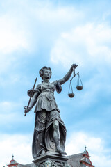 Fototapeta na wymiar statue of lady justice